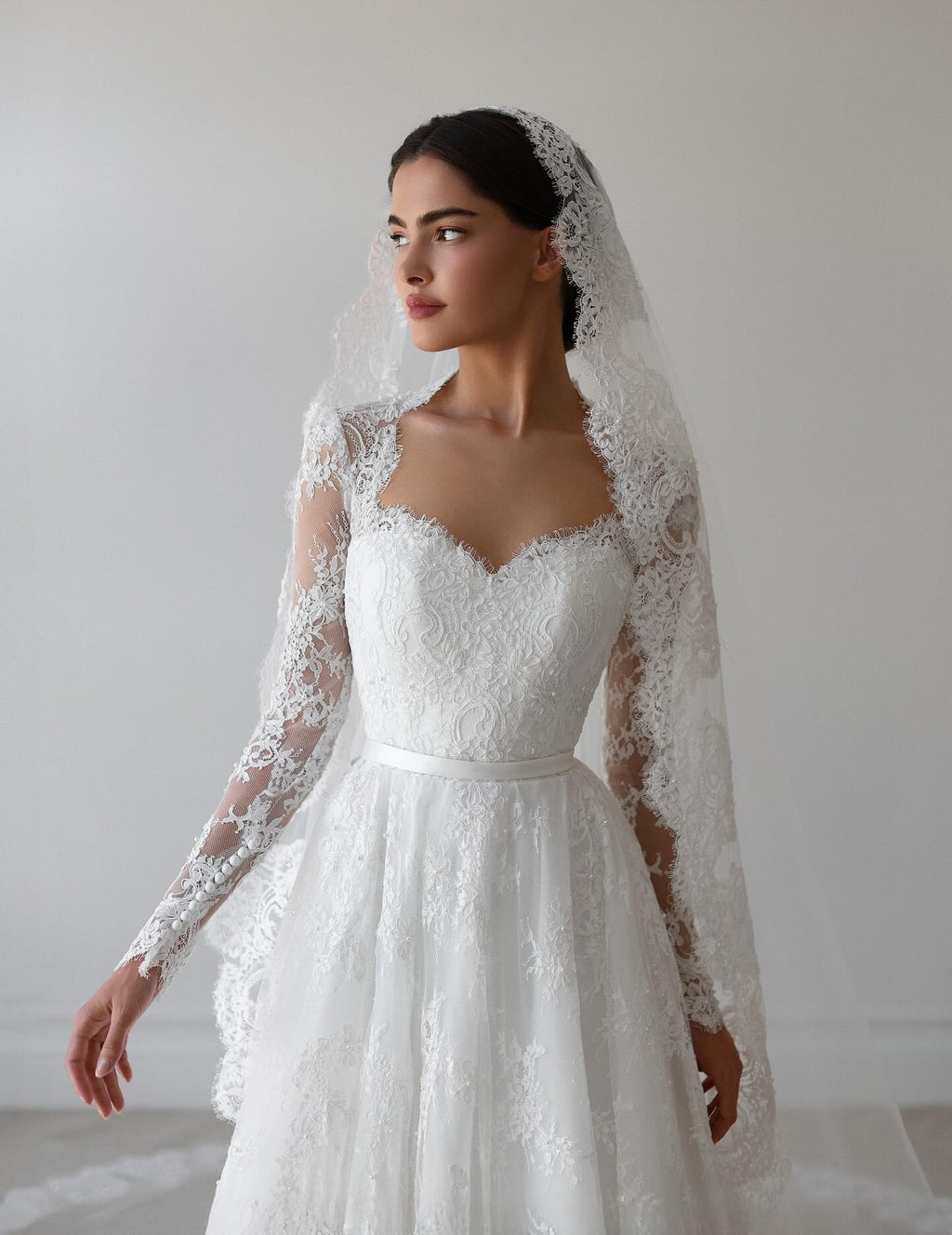Elegant Pearl Long Sleeve Tulle and Lace Wedding Dress SW531