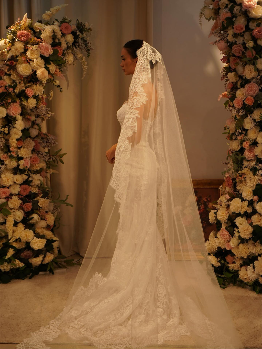 Luxury Strapless Lace Mermaid Wedding Dress With Veil SW549