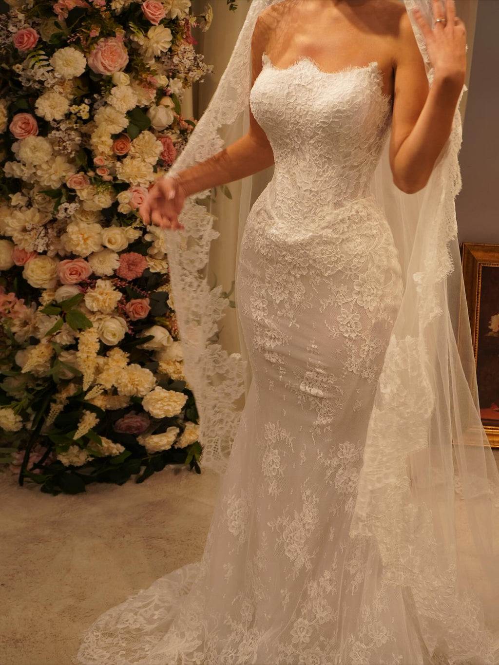 Luxury Strapless Lace Mermaid Wedding Dress With Veil SW549