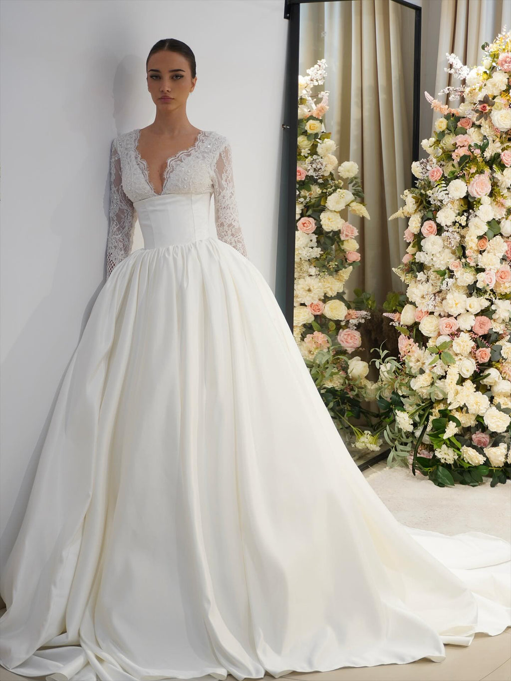 Luxury Pearl Deep V-Lace Ball Gown Wedding Dress SW547