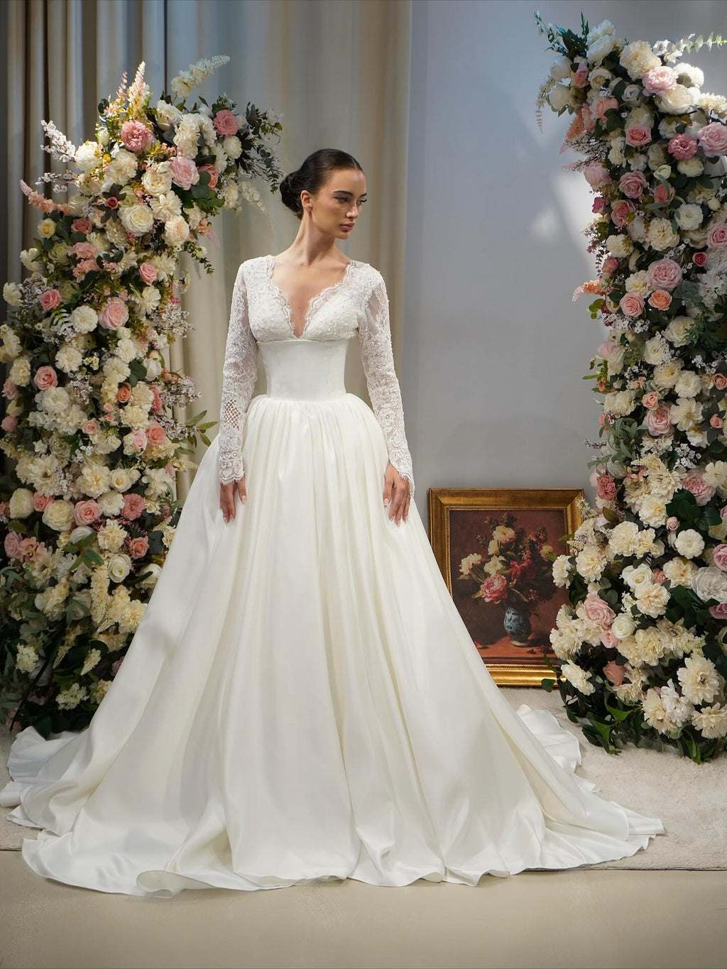 Luxury Pearl Deep V-Lace Ball Gown Wedding Dress SW547