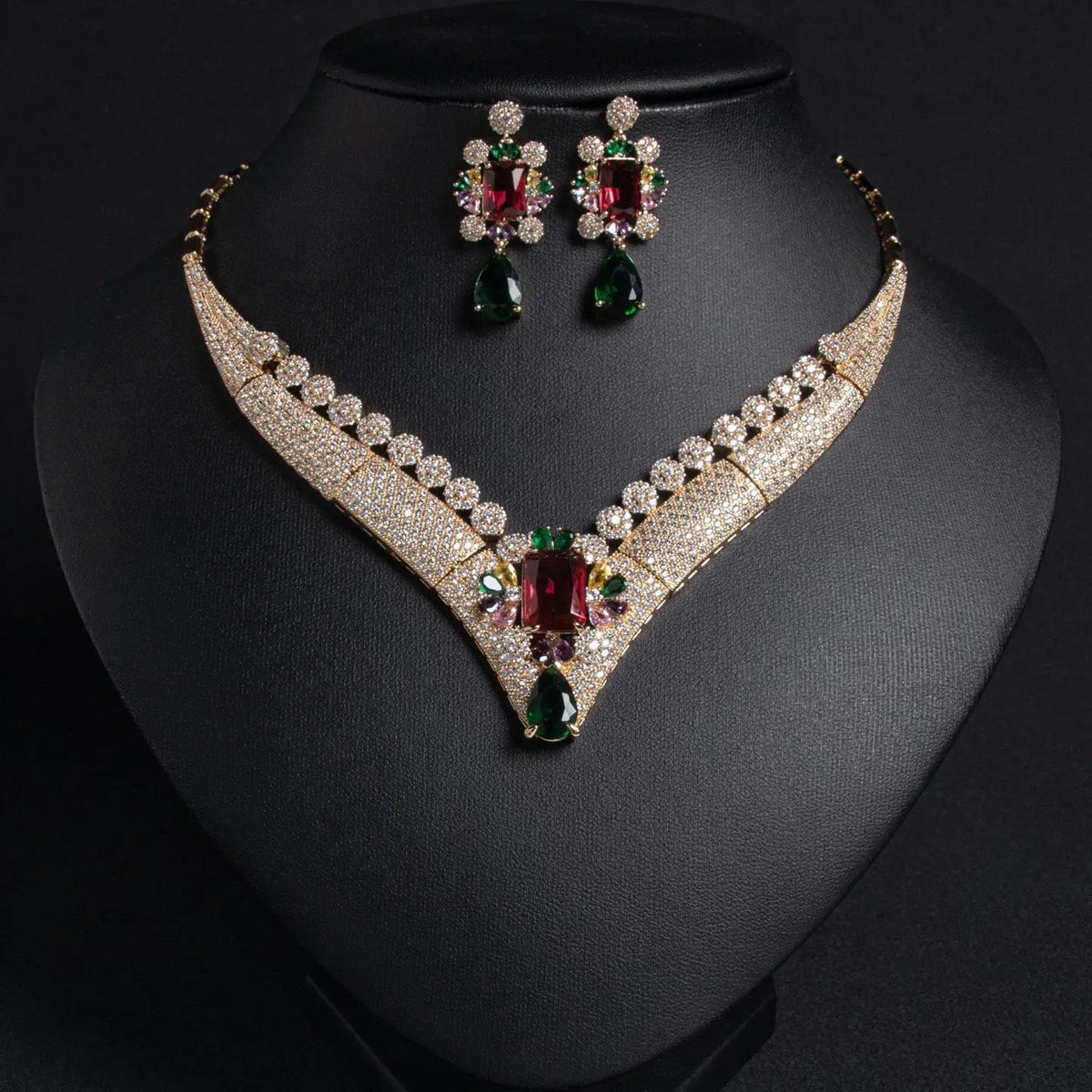 Vintage Necklace and Teardrop Earring Set JW014