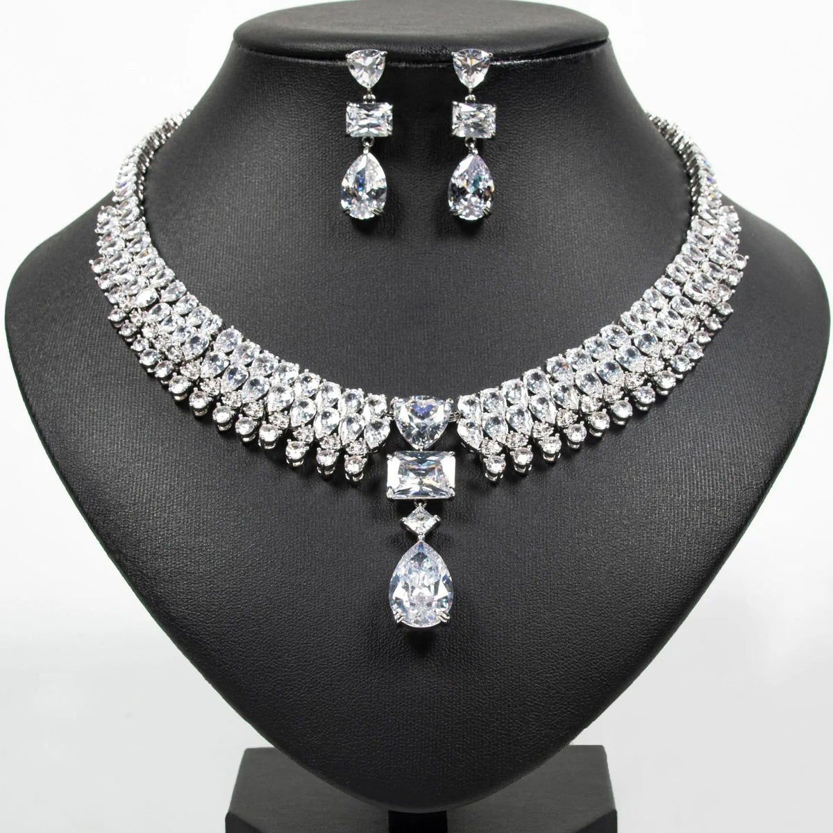Luxury Zircon Teardrop Necklace and Earring Set JW039