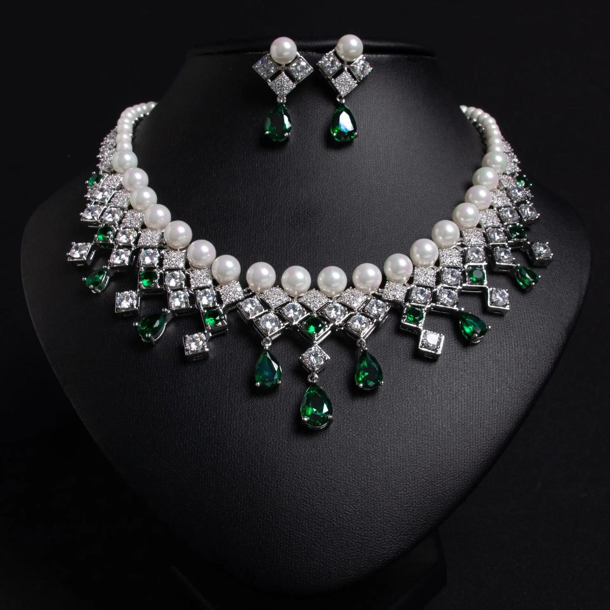 Luxury Teardrop Vintage Palace-style Zircon Jewelry Set JW043