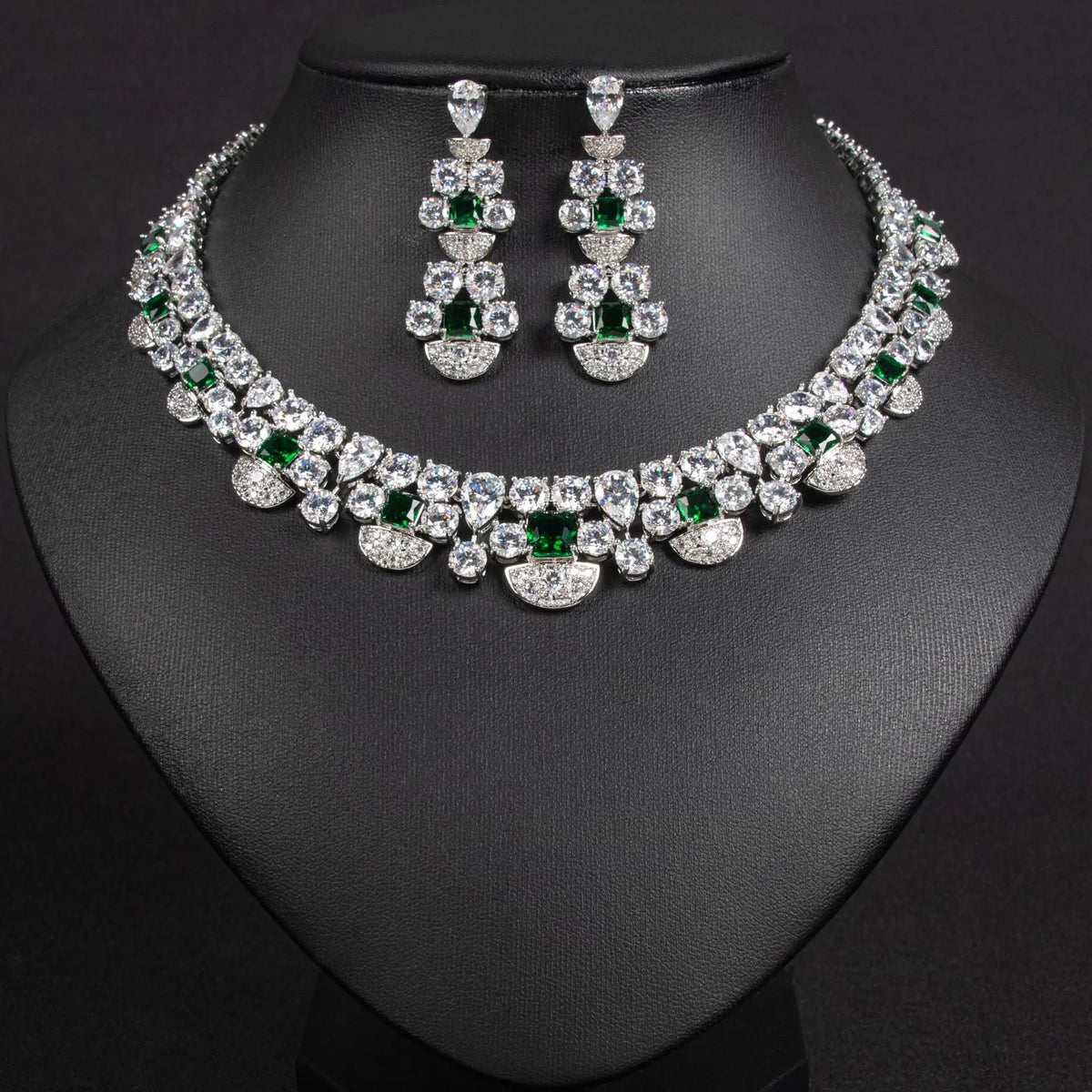 Luxury Square-cut Diamond Jewelry Set JW044
