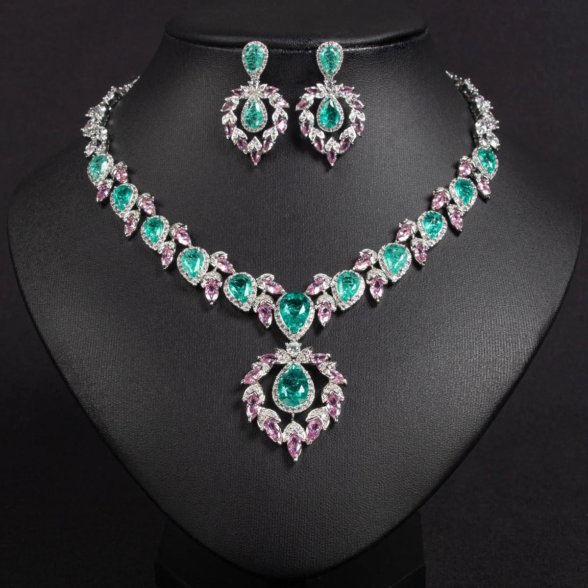 Luxury Cubic Zirconia Teardrop Jewelry Set JW049
