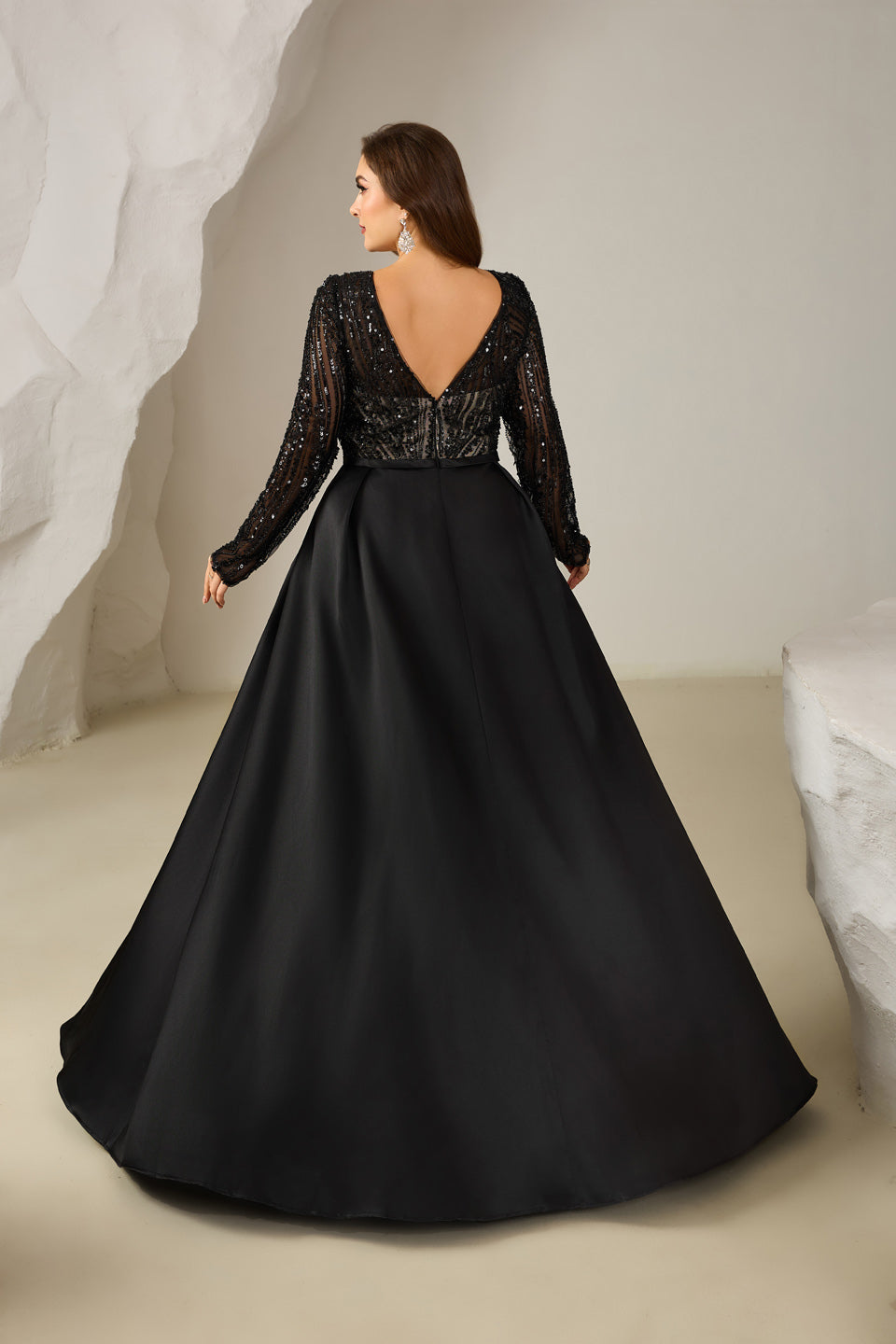 Luxury Black Sequin Long-Sleeve Ball Gown Evening Dress SF609