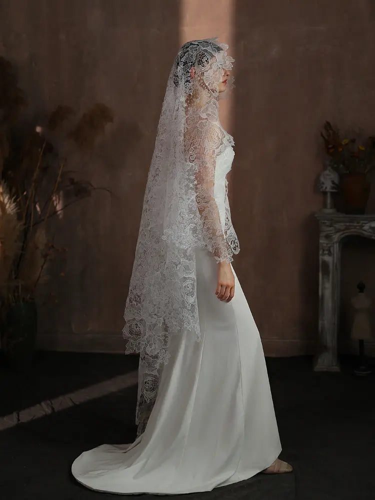 Vintage Floral Lace Mantilla Bridal Veil Long 70.86inch Cathedral Length Scalloped Edge Wedding Veil for Bride BV004