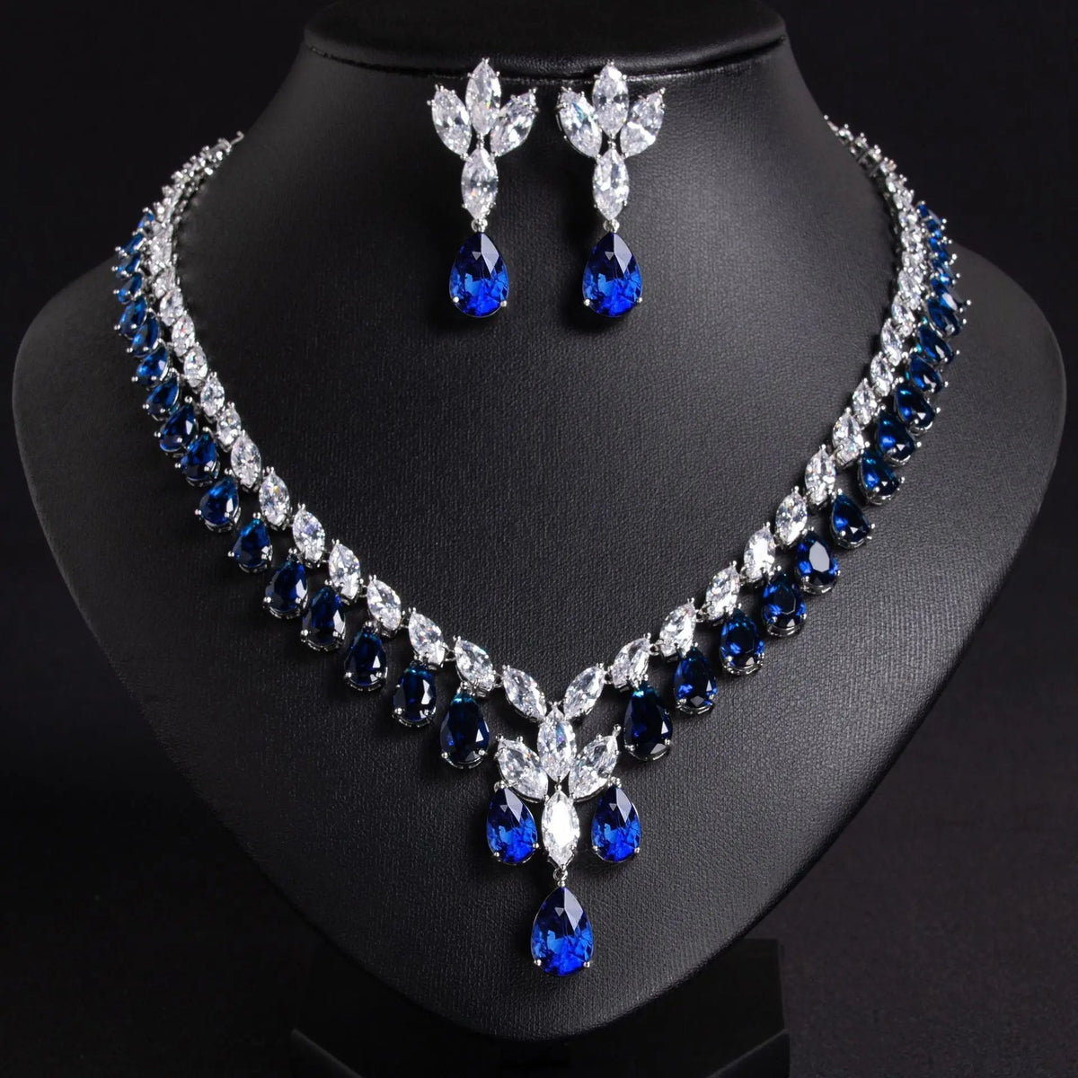Luxury Teardrop Cubic Zirconia Jewelry Set JW040
