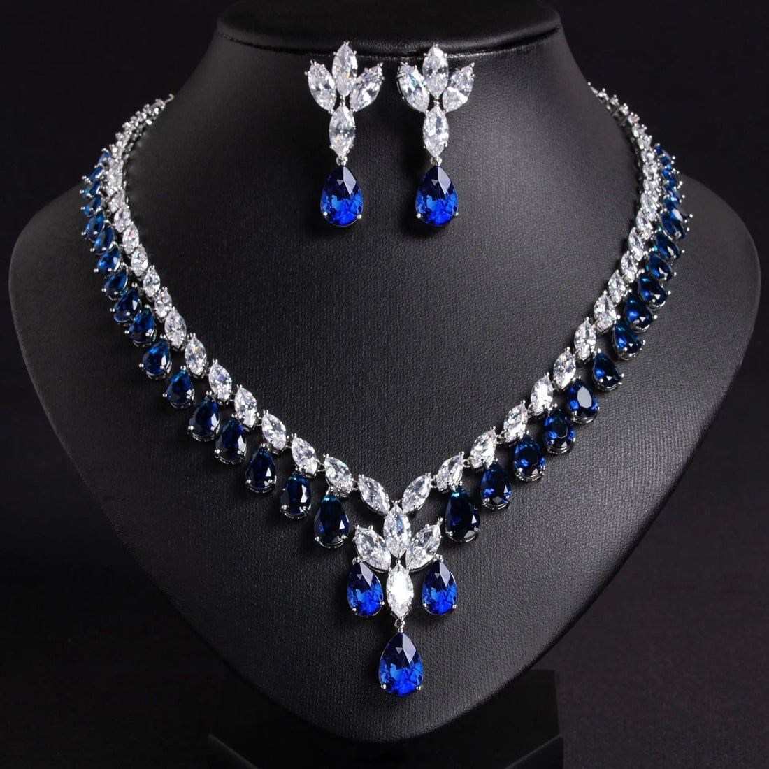 Luxury Teardrop Cubic Zirconia Jewelry Set JW040