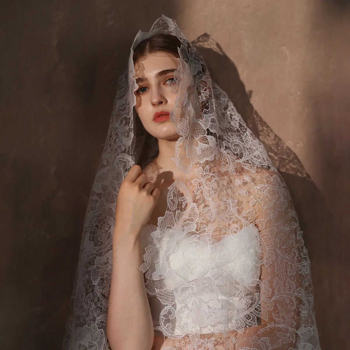 Vintage Floral Lace Mantilla Bridal Veil Long 70.86inch Cathedral Length Scalloped Edge Wedding Veil for Bride BV004