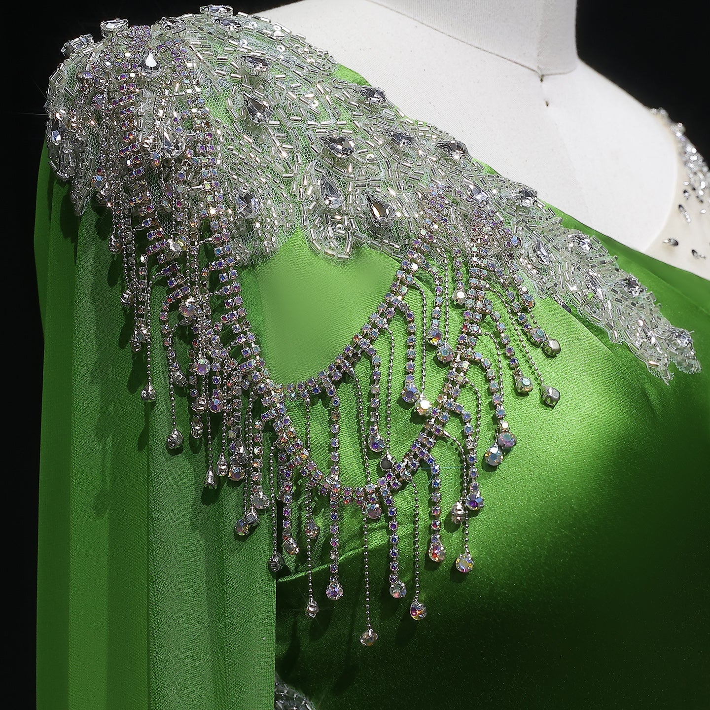 Luxury Green Beaded Sequin Satin Evening Dress with Cap SF298