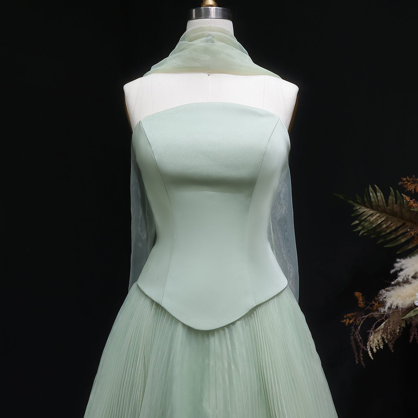 Elegant Black A-Line Evening Dress with Pleats Flower SF300