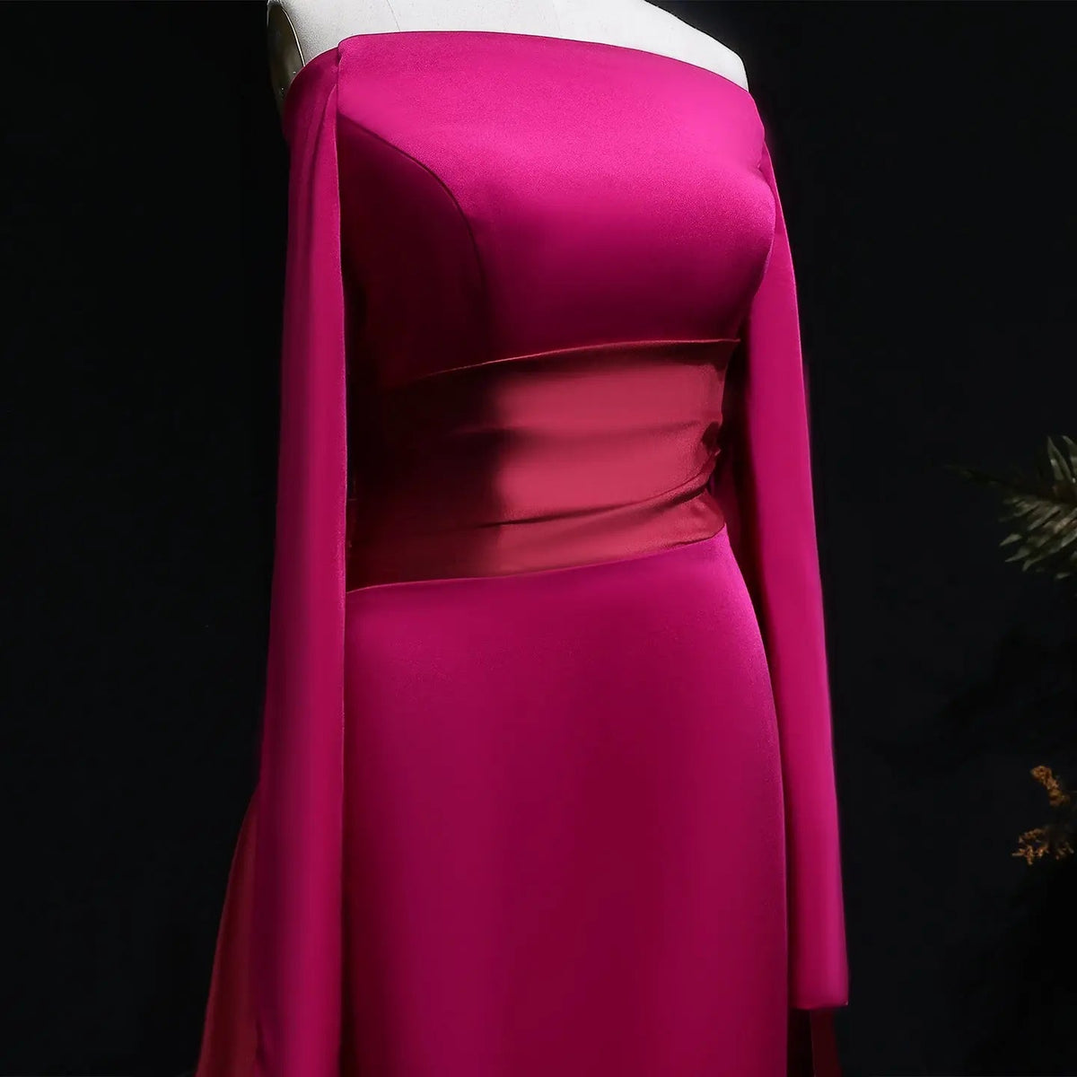 Romantic Off-the-Shoulder Evening Dress with Fitted Bodice and Dramatic Train SF318