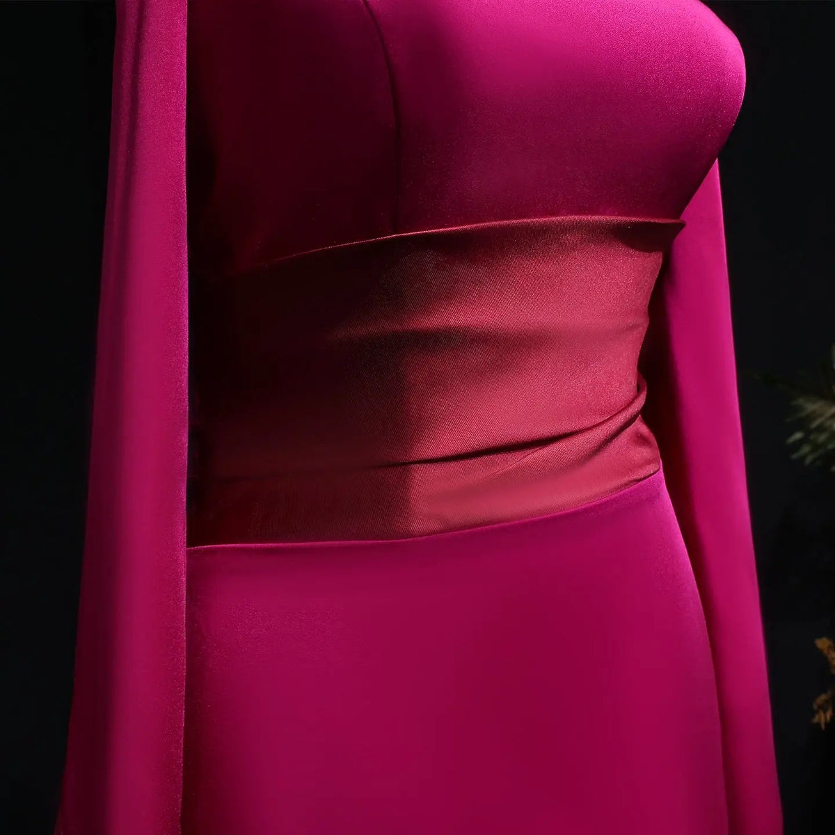 Romantic Off-the-Shoulder Evening Dress with Fitted Bodice and Dramatic Train SF318