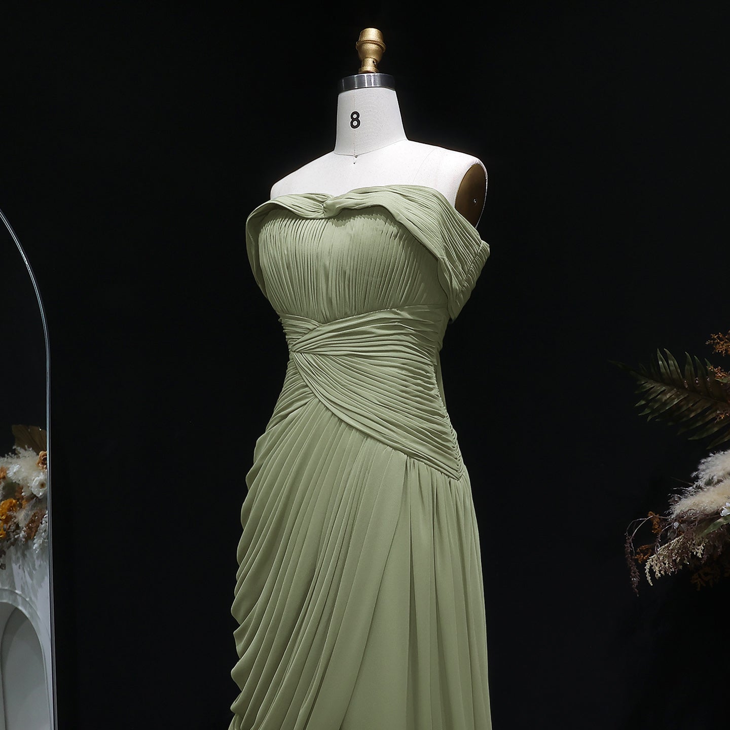 Luxury Green Off-the-Shoulder Ruched Fitted Evening Dress with Cap SF423