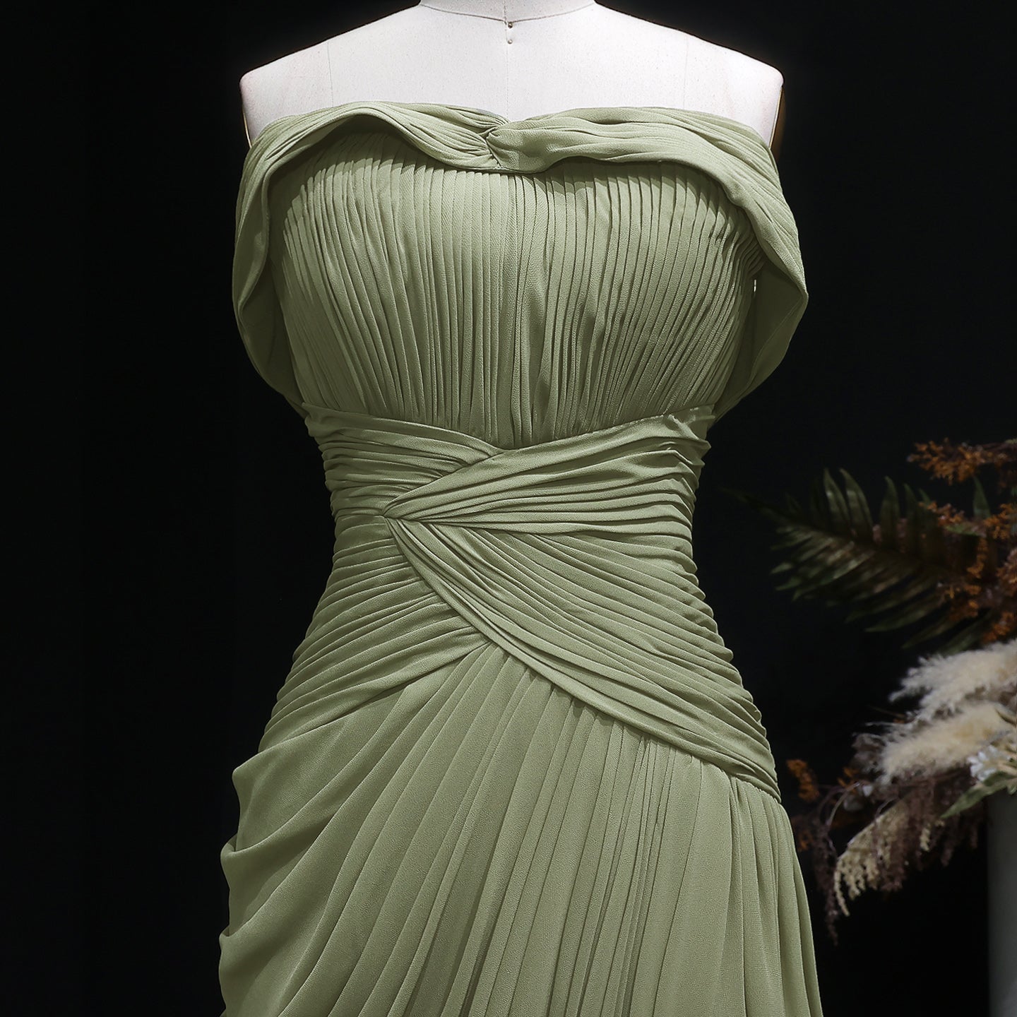 Luxury Green Off-the-Shoulder Ruched Fitted Evening Dress with Cap SF423