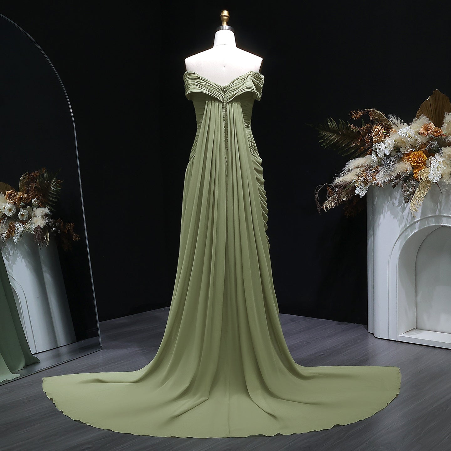 Luxury Green Off-the-Shoulder Ruched Fitted Evening Dress with Cap SF423