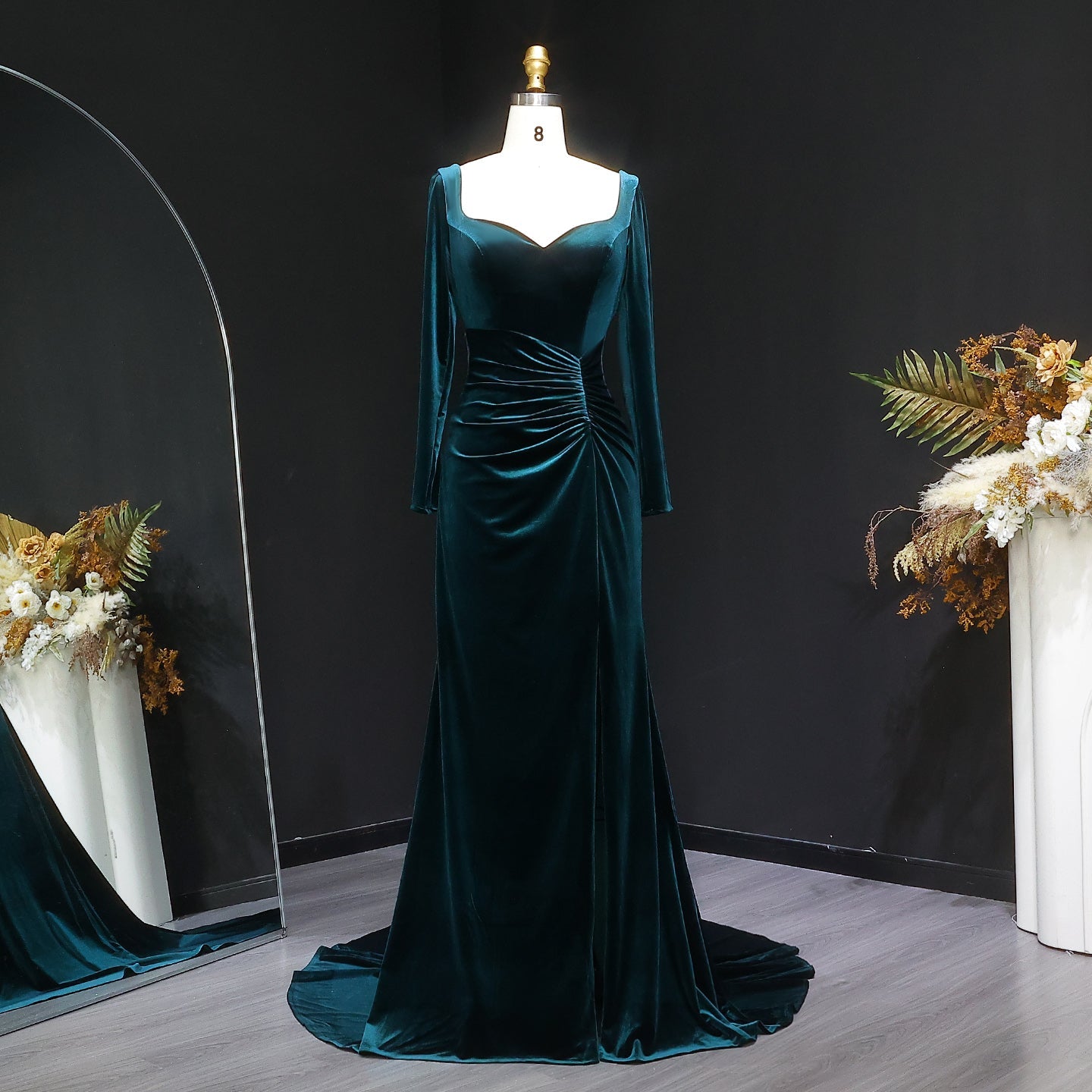 Trendy Green Velvet Long-Sleeve Evening Dress with Gloves SF507