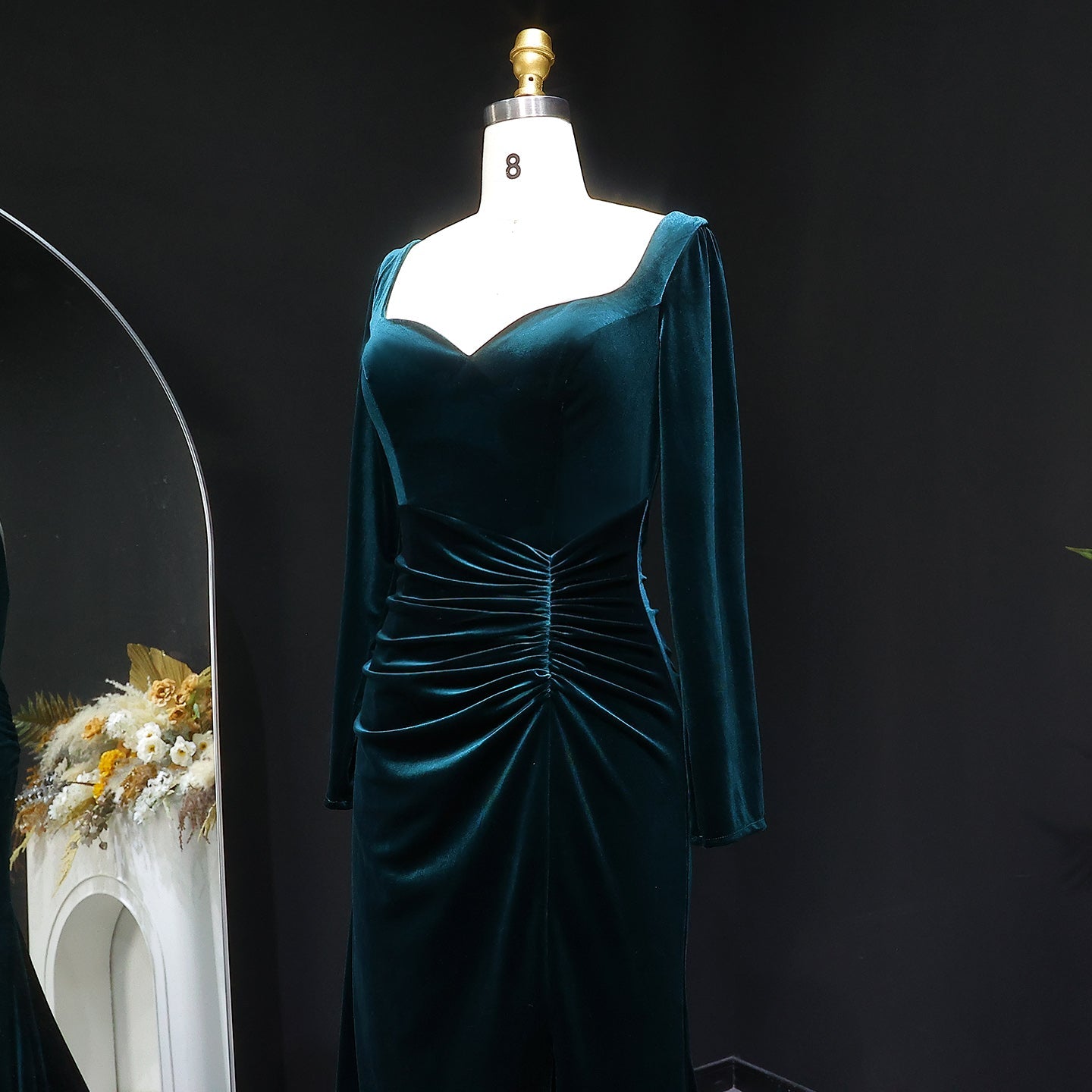 Trendy Green Velvet Long-Sleeve Evening Dress with Gloves SF507