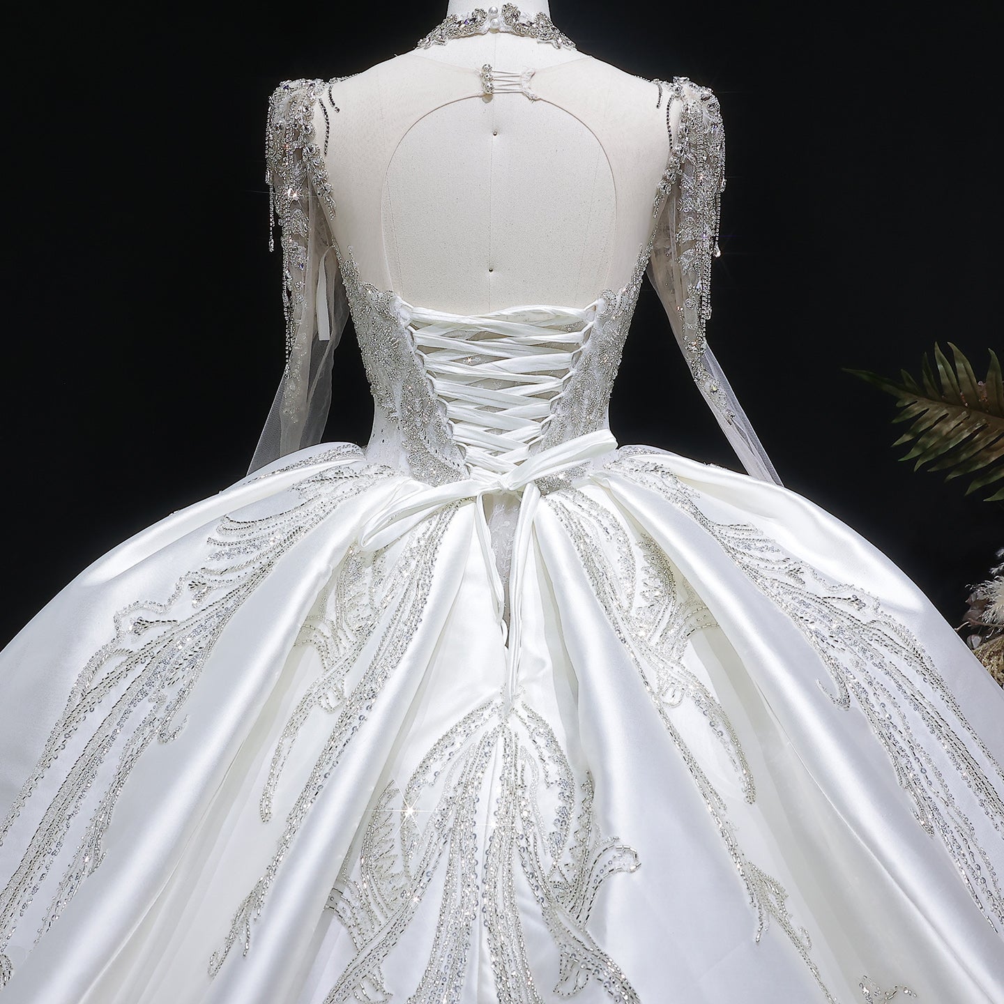 Luxury Ivory Crystal Embroidery Long Sleeve Wedding Dress SW602