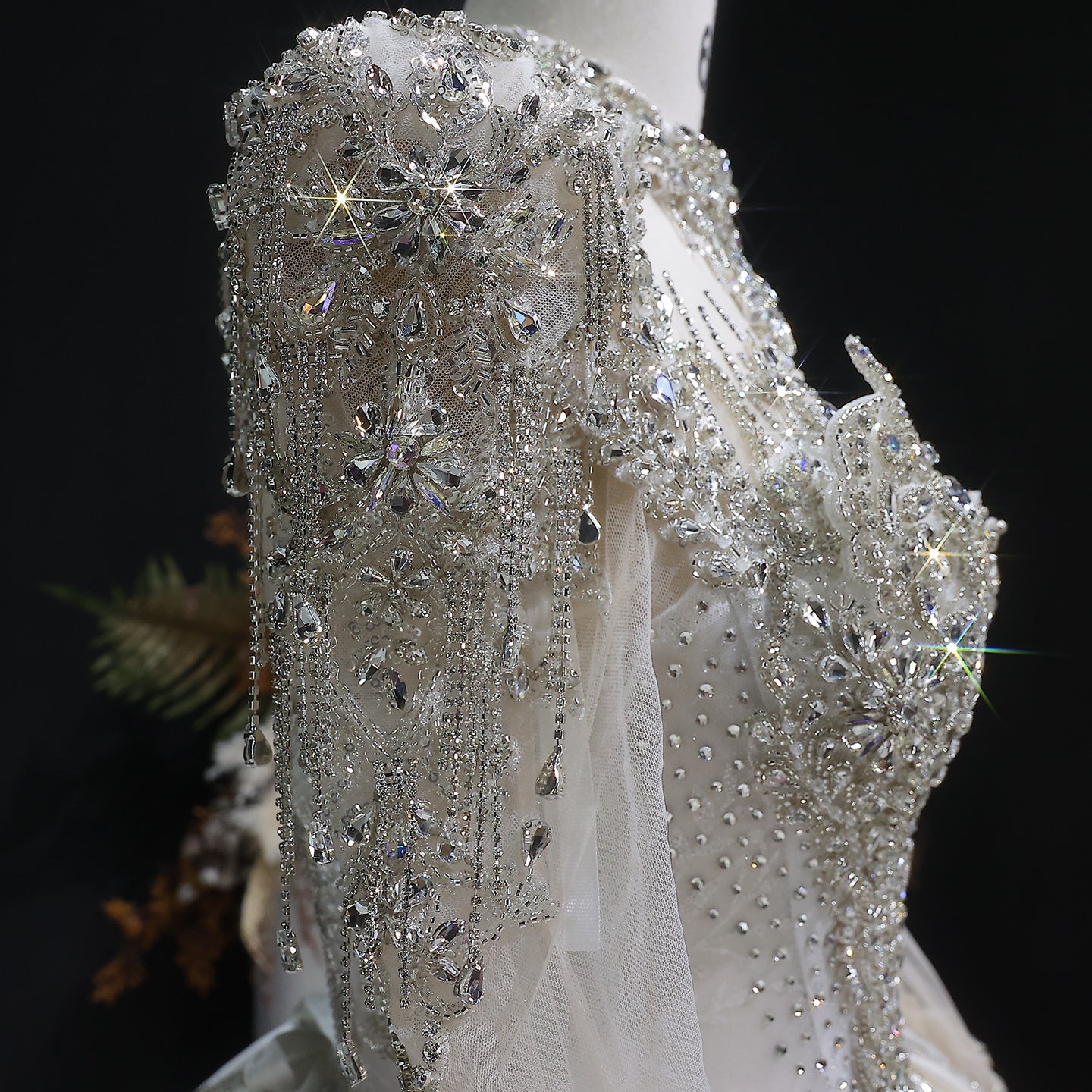 Luxury Ivory Crystal Embroidery Long Sleeve Wedding Dress SW602