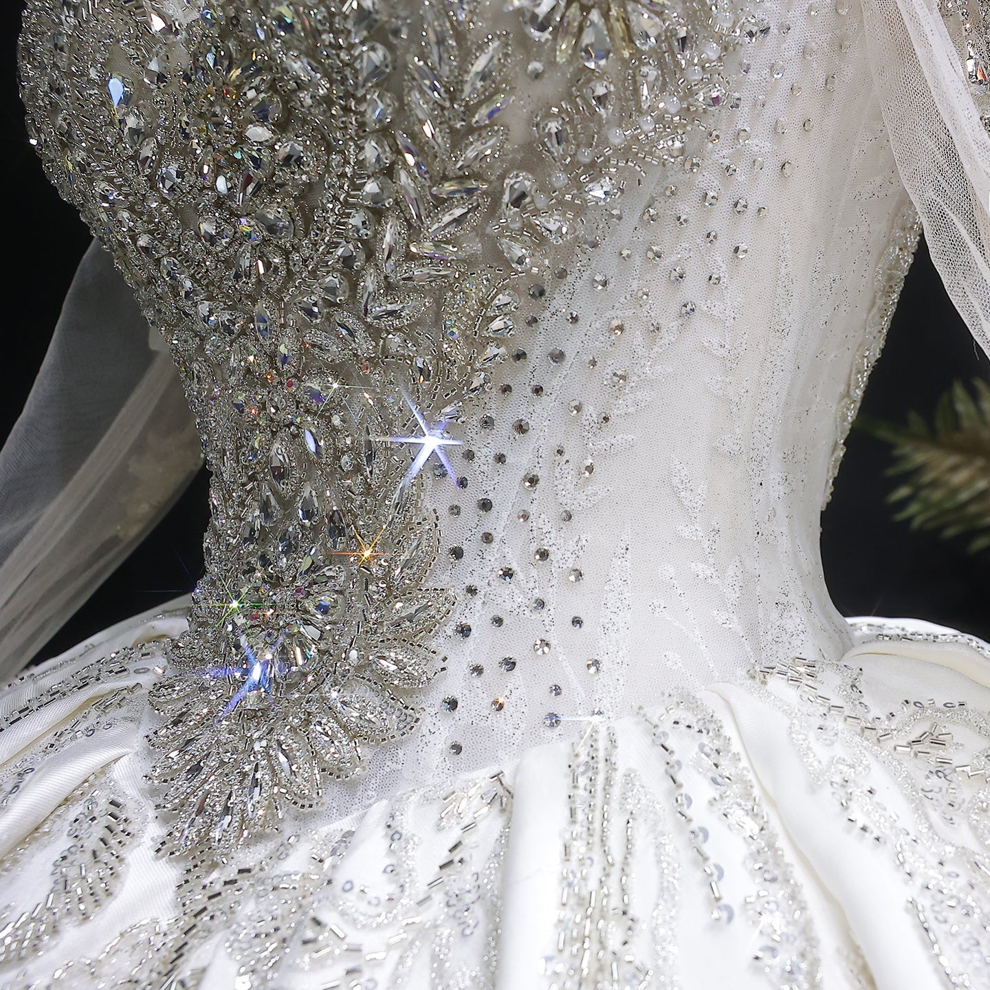 Luxury Ivory Crystal Embroidery Long Sleeve Wedding Dress SW602