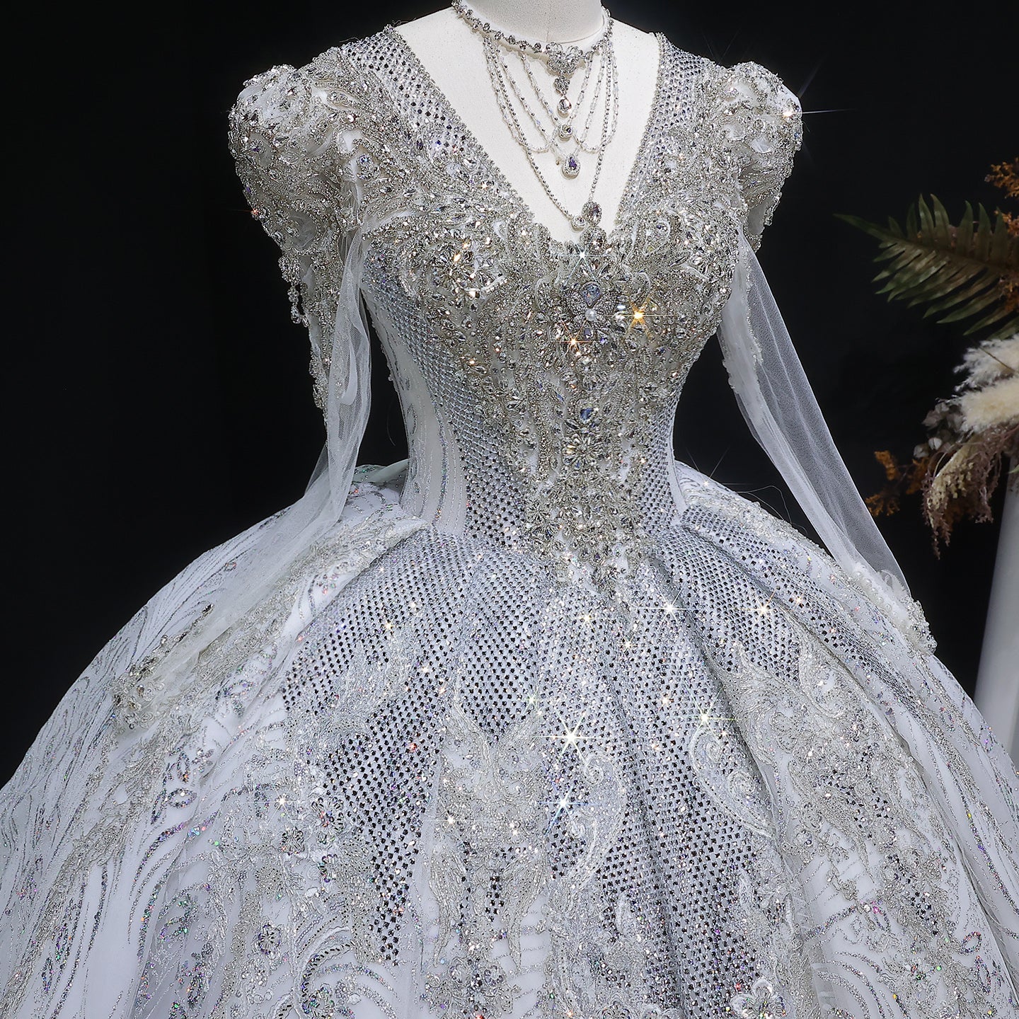 Glamorous White Diamond Embroidery Long Sleeve Wedding Dress SW603