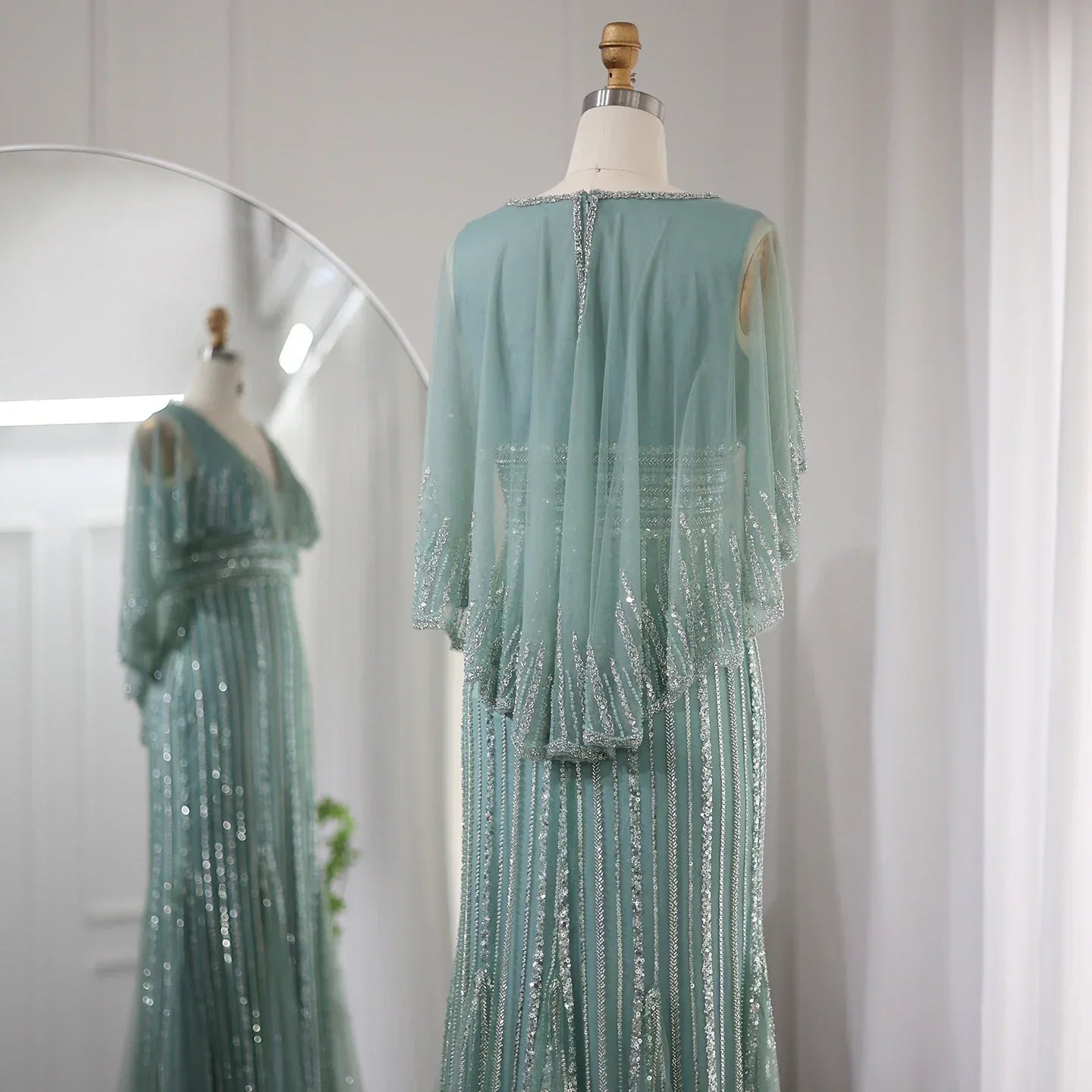 Luxury Beaded Pink V-Neck Mermaid Evening Dresses with Cape SS284
