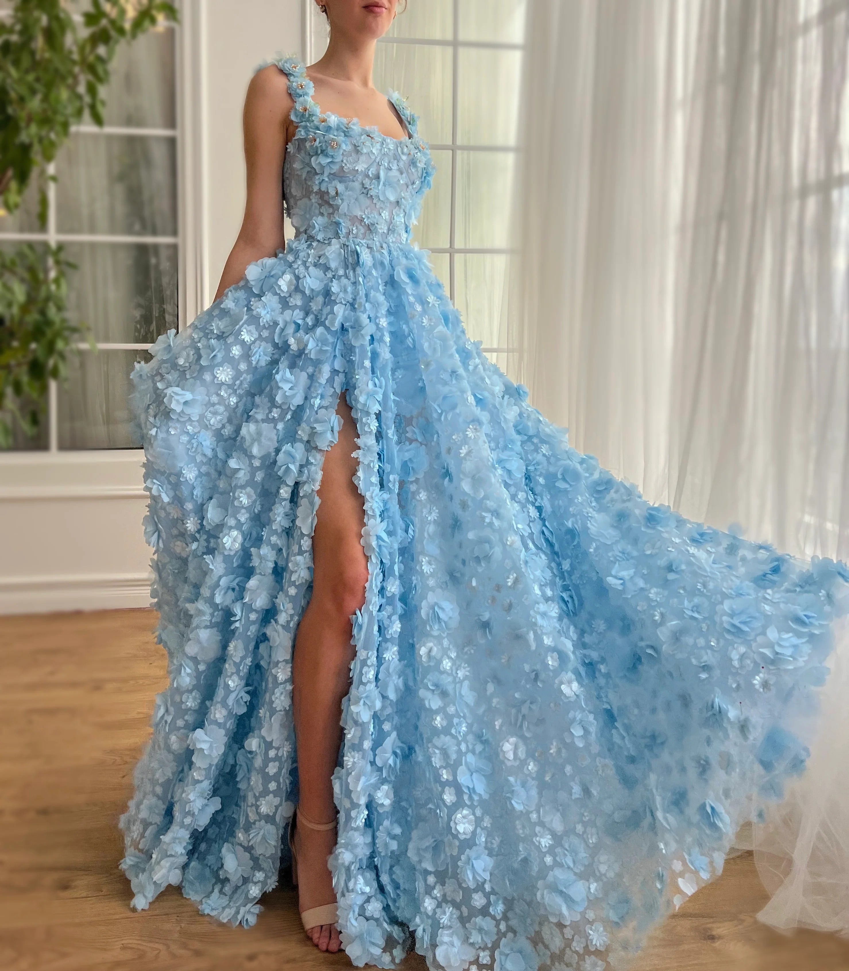 Chic Lilac 3D Embroidered Flowers Evening Dress with High Slit SS357