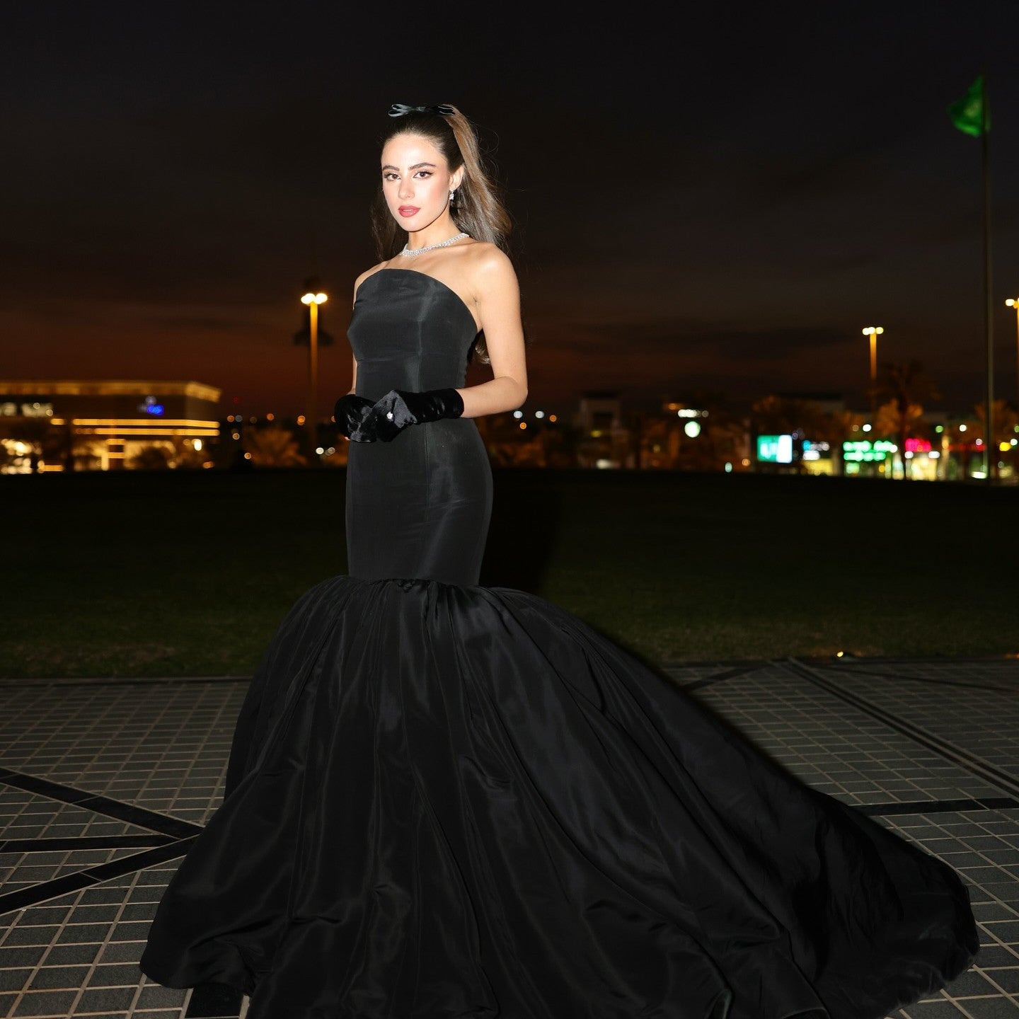 Luxury Black Strapless Ruffled Mermaid Evening Dress SF595