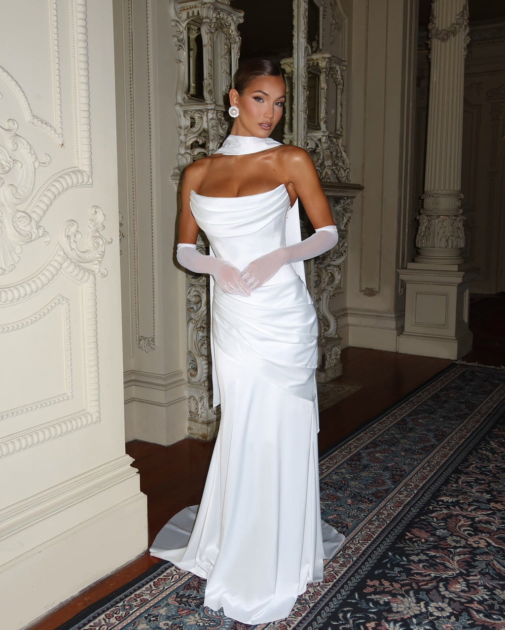 Elegant White Satin Mermaid Evening Dress with Gloves and Scarf SF028
