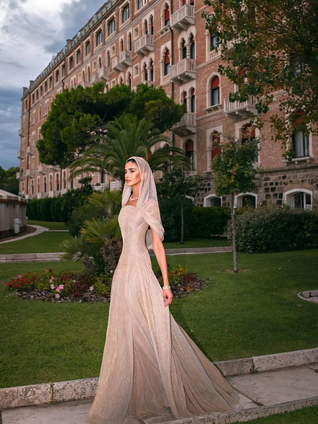Elegant Champagne Strapless Evening Dress with Scarf and Overskirt SF045