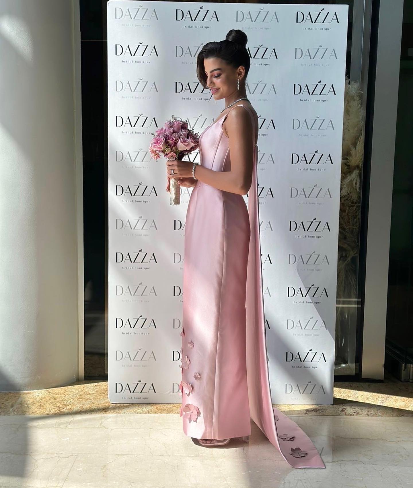 Luxury 3D Floral Pink Straps Evening Dress with Cape SF570