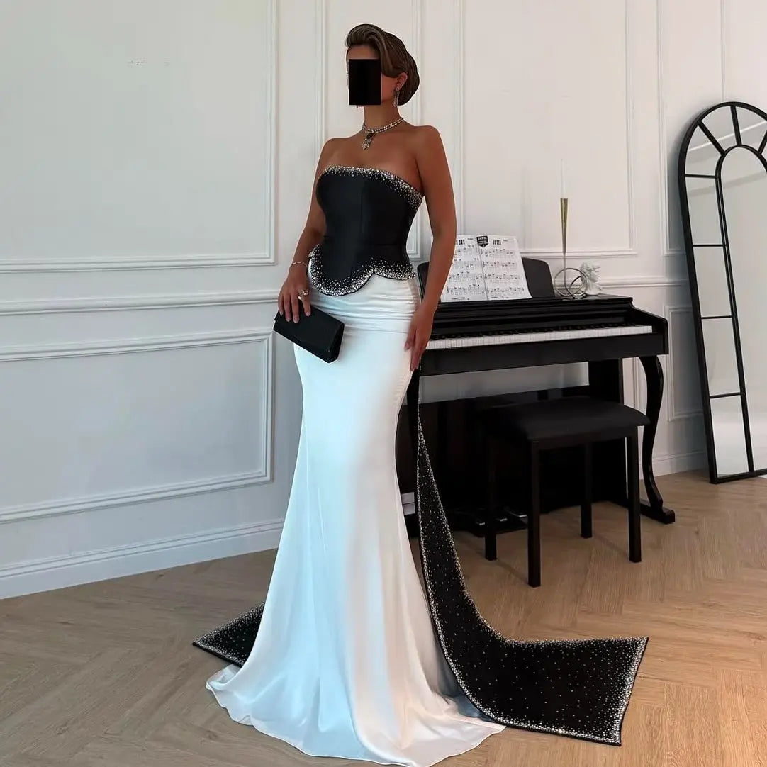 Luxury Black-White Mermaid Evening Dress with Detachable Train SF308