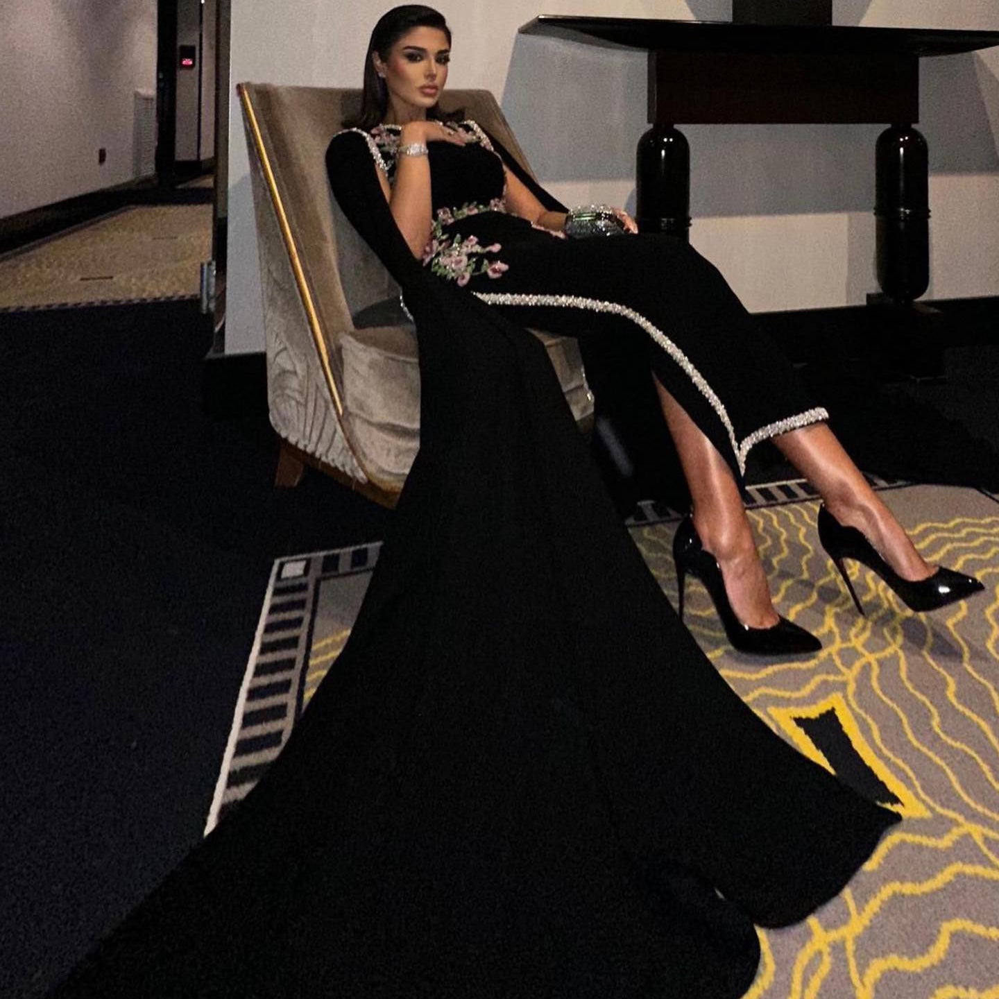 Luxury Embroider Pearls Black Evening Dress with Cape Sleeves SS487