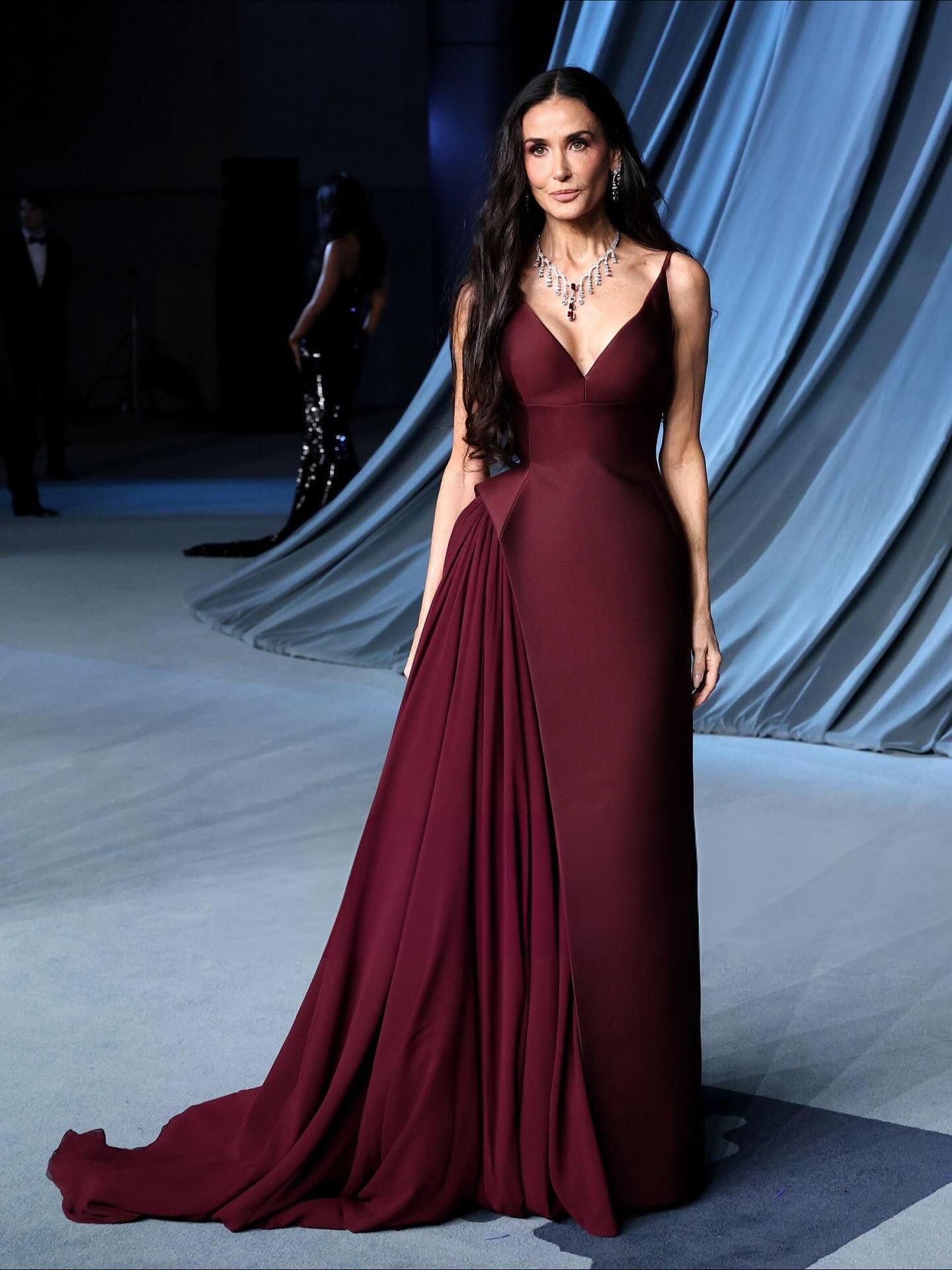 Stunning Deep V Burgundy Satin Train Formal Evening Dress SF330
