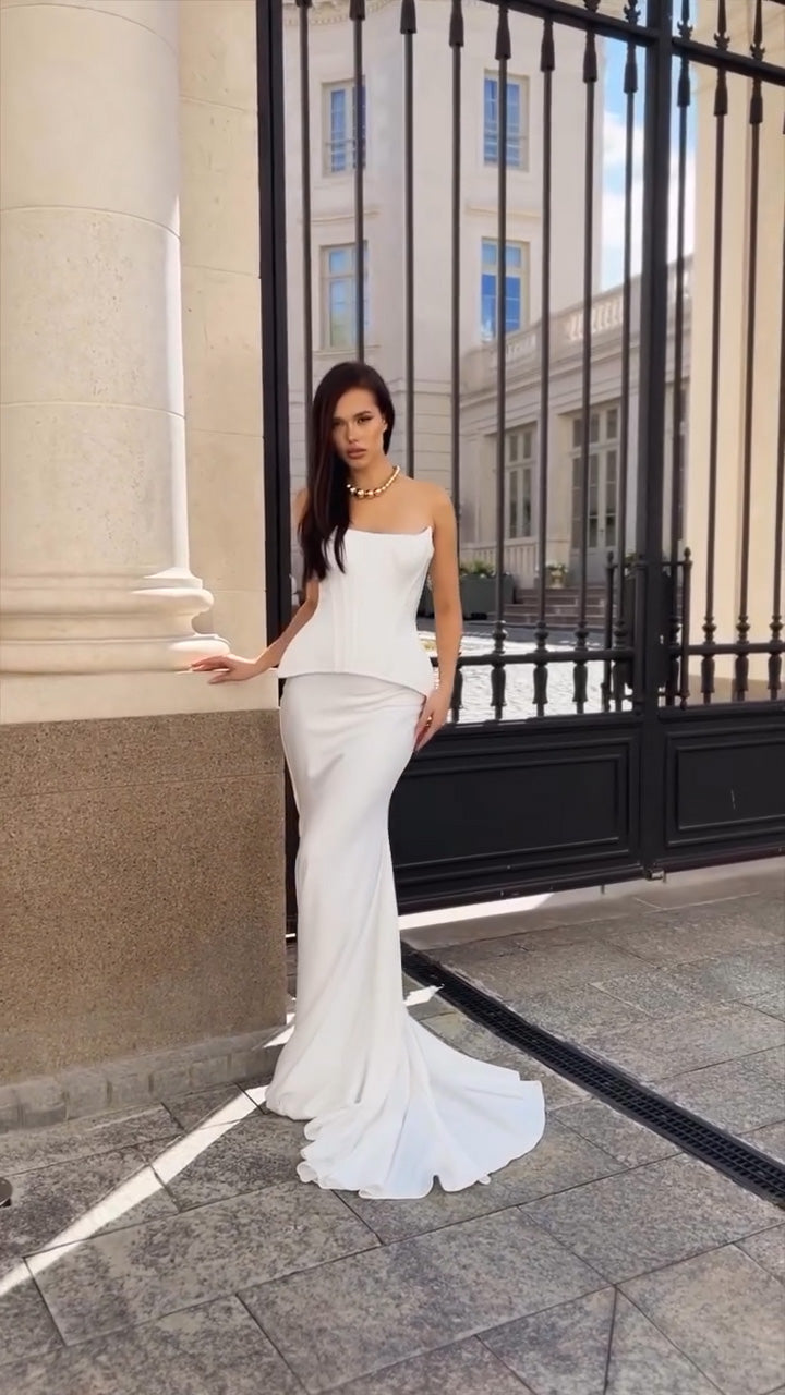 Elegant White Strapless Mermaid Evening Dress with Train SF155