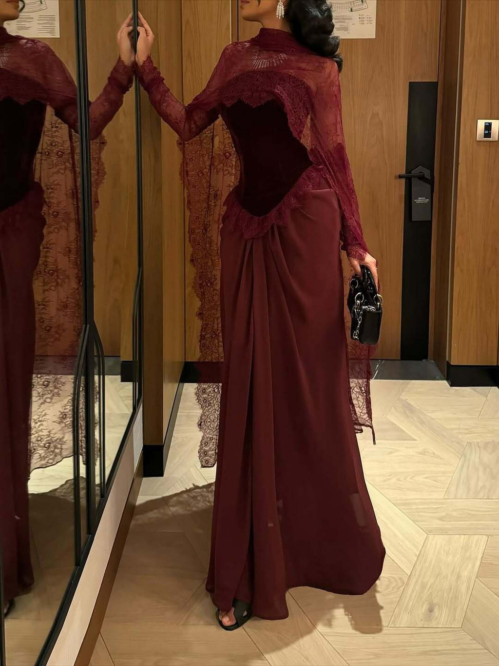 Luxury Burgundy Lace Panel Long Sleeve Fitted Evening Dress with Cape SF462