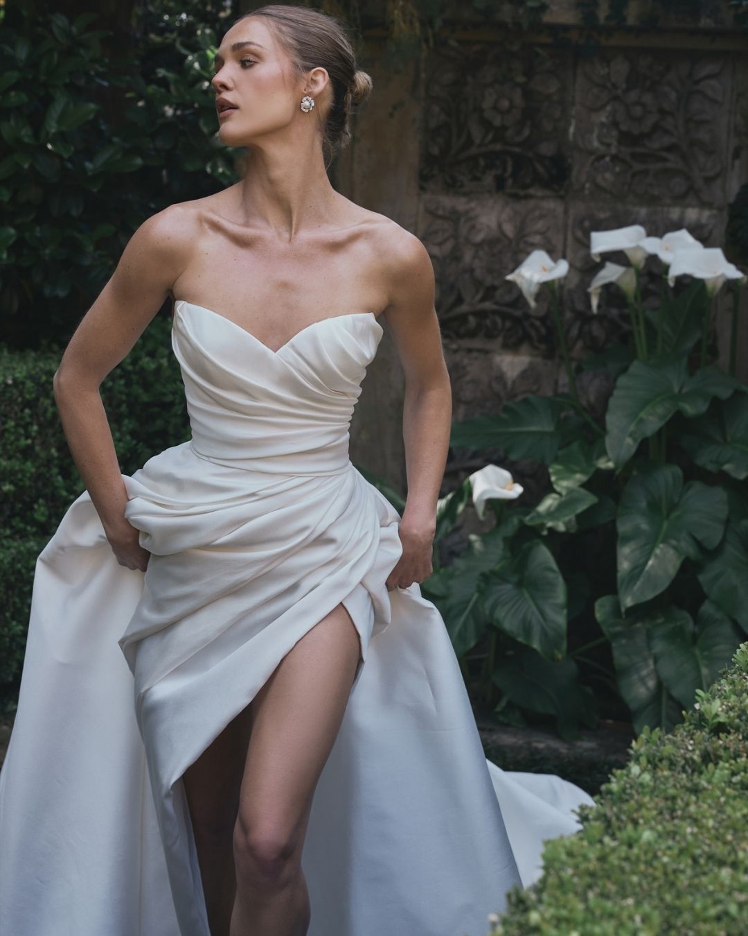 Luxury Modern Draped High-Slit Bridal Wedding Dress SW578