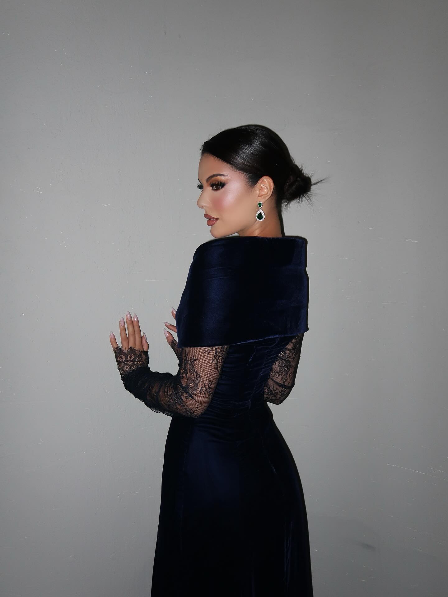 Luxury Navy Blue Velvet Lace Sleeve Evening Dress with Cap SF443