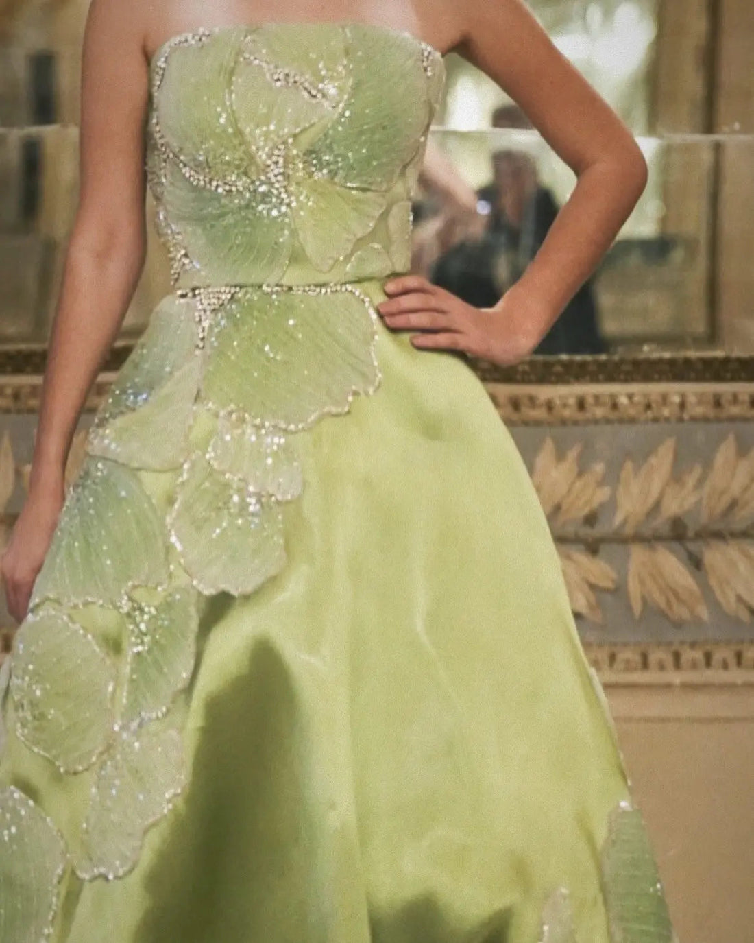 Luxury Green Strapless Embroidered Satin Evening Dress XD077