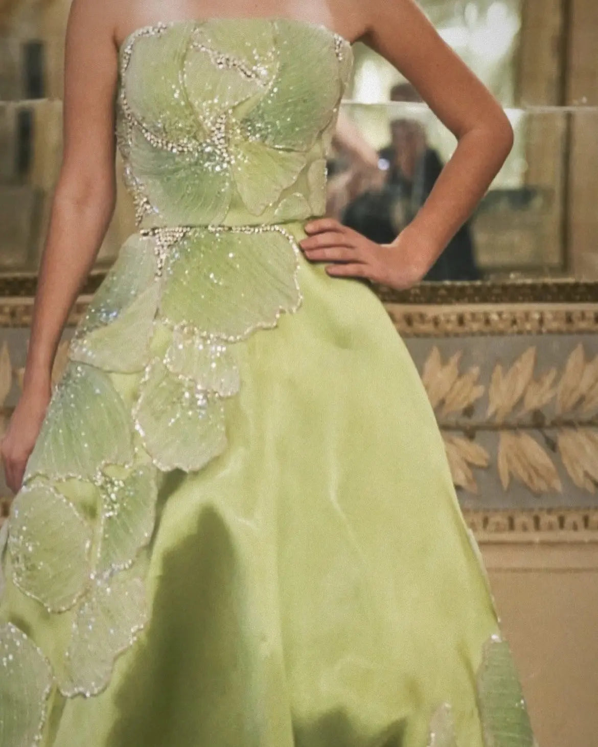 Luxury Green Strapless Embroidered Satin Evening Dress XD077